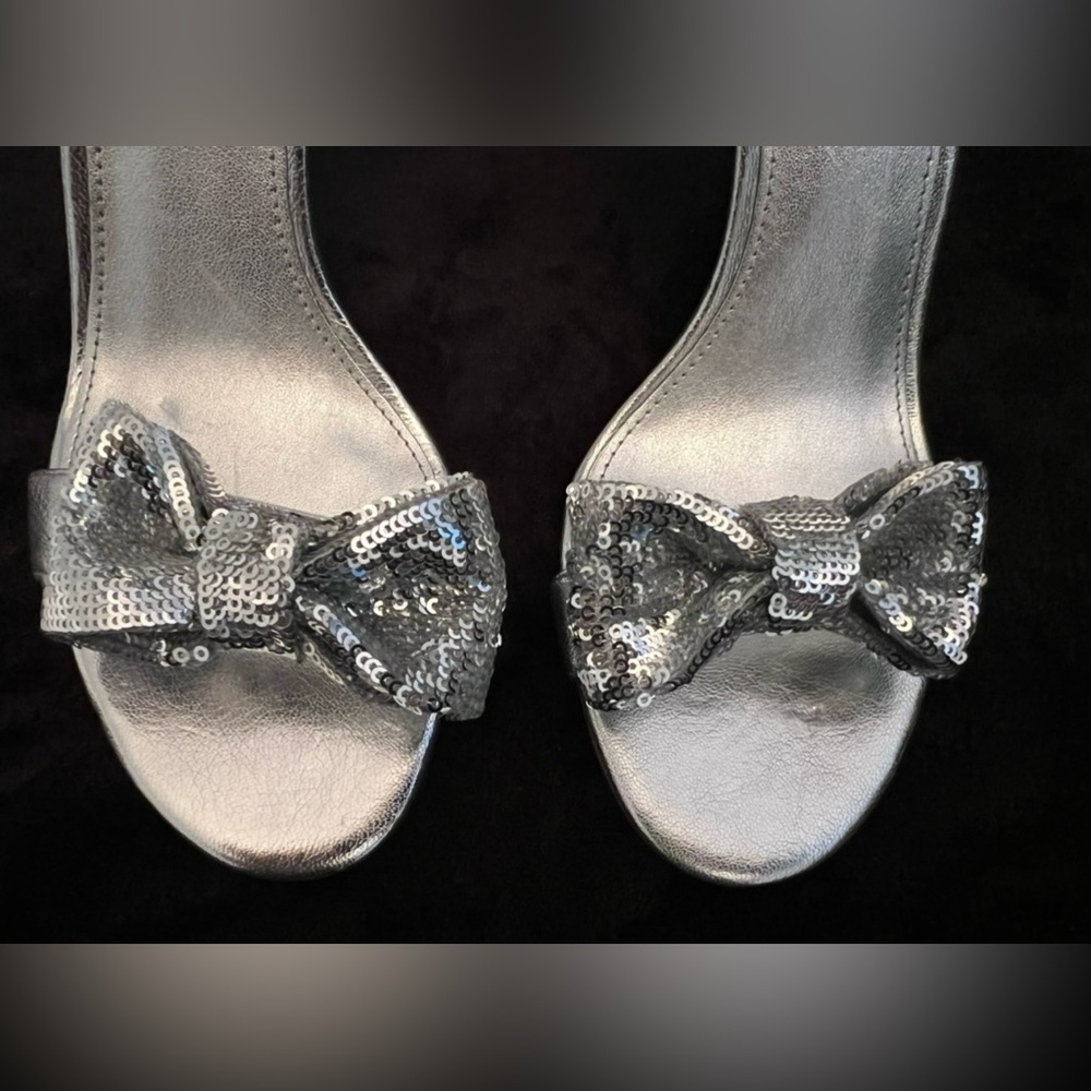 MICHAEL KORS Paris Silver Sequin Bow Ankle-Strap Sandals Heels Size 9 - Picture 5 of 16